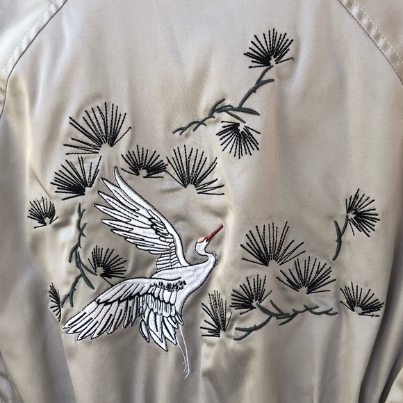 Express silver satin car coat with embroidery NWOT - Picture 4 of 5